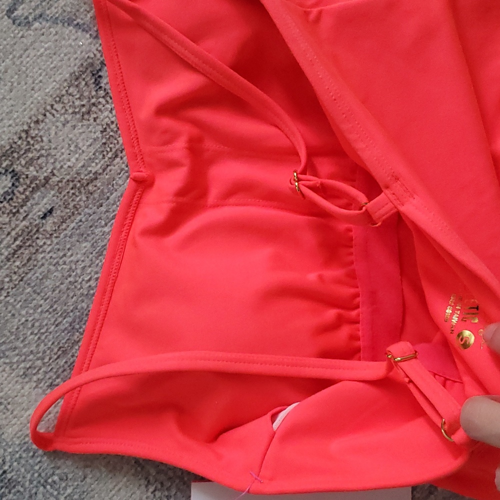 NWT Lilly Pulitzer Luxletic Cassis Scallop Bra Tank In Spicy Coral Top SzS - Picture 10 of 11